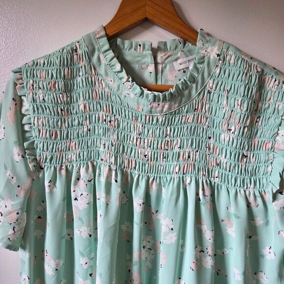 NWOT MOD BOUTIQUE FLORAL SMOCKED SHIRRED TOP SIZE LARGE - Picture 10 of 16